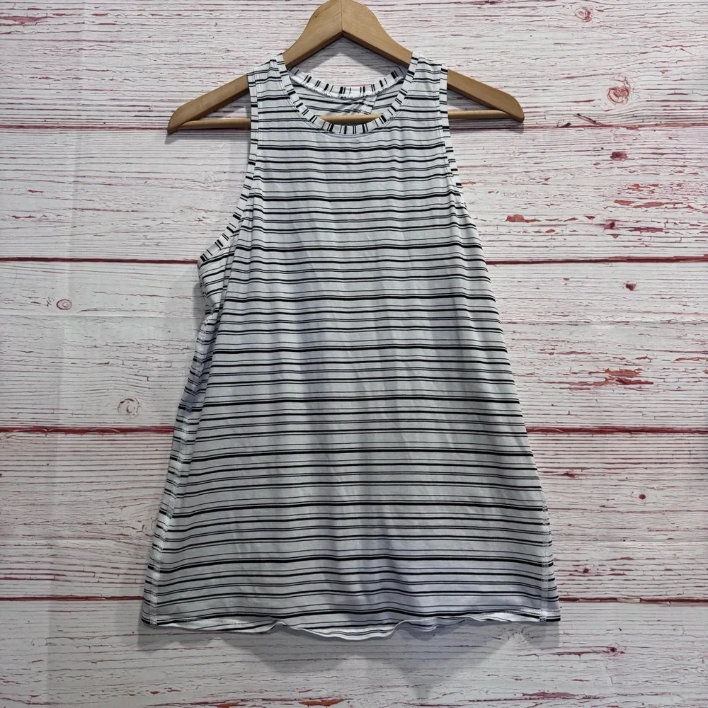 Lululemon All Tied Up Tank in Cut Back Stripe White Black Sz 8